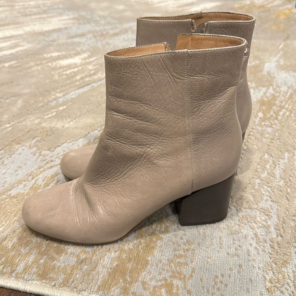 Maison Martin Margiela Women 39 US 8 Zip Boots Booties Low Ankle Grayish tan